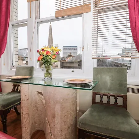 9 Old Chambers بريستول